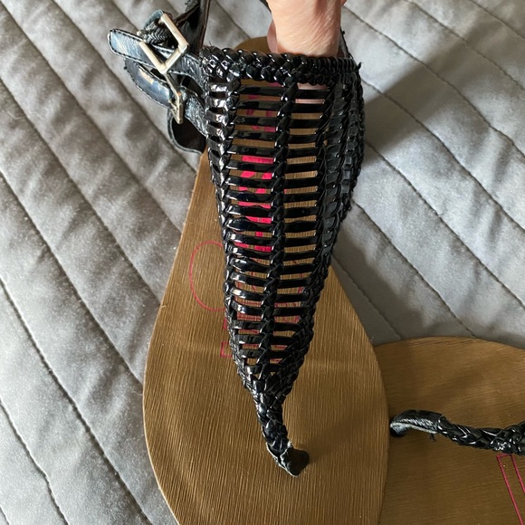 Black and Tan flat sandal - Picture 2 of 5